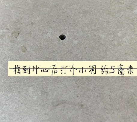 临武瓷砖空鼓维修公司专业解答在瓷砖铺贴过程中，如果砂料搅拌不均匀，将会带来以下问题
